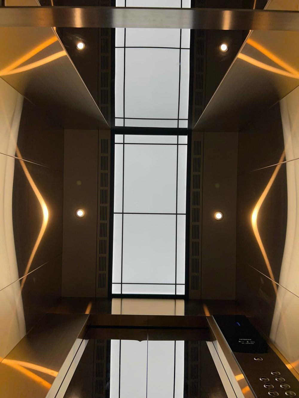 Tại sao thang máy nhập khẩu có giá cao hơn thang máy liên doanh?